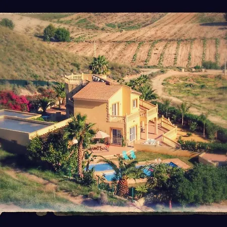 Villa Clairol